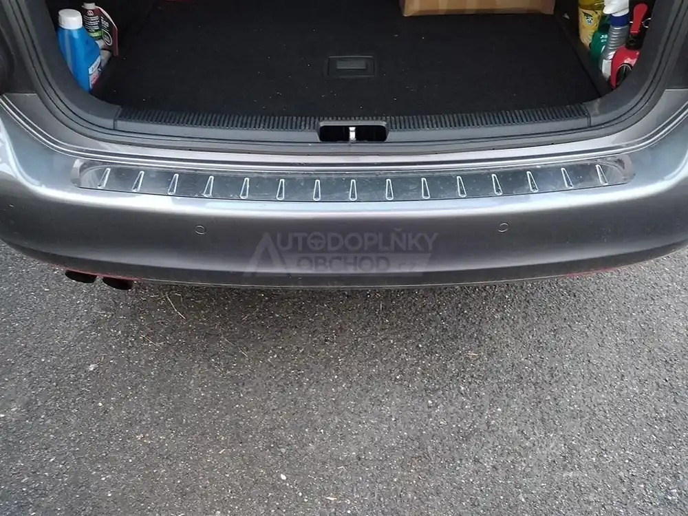 Kryt prahu pátých dveří VW Golf VI 2009-2013 Variant Značkový