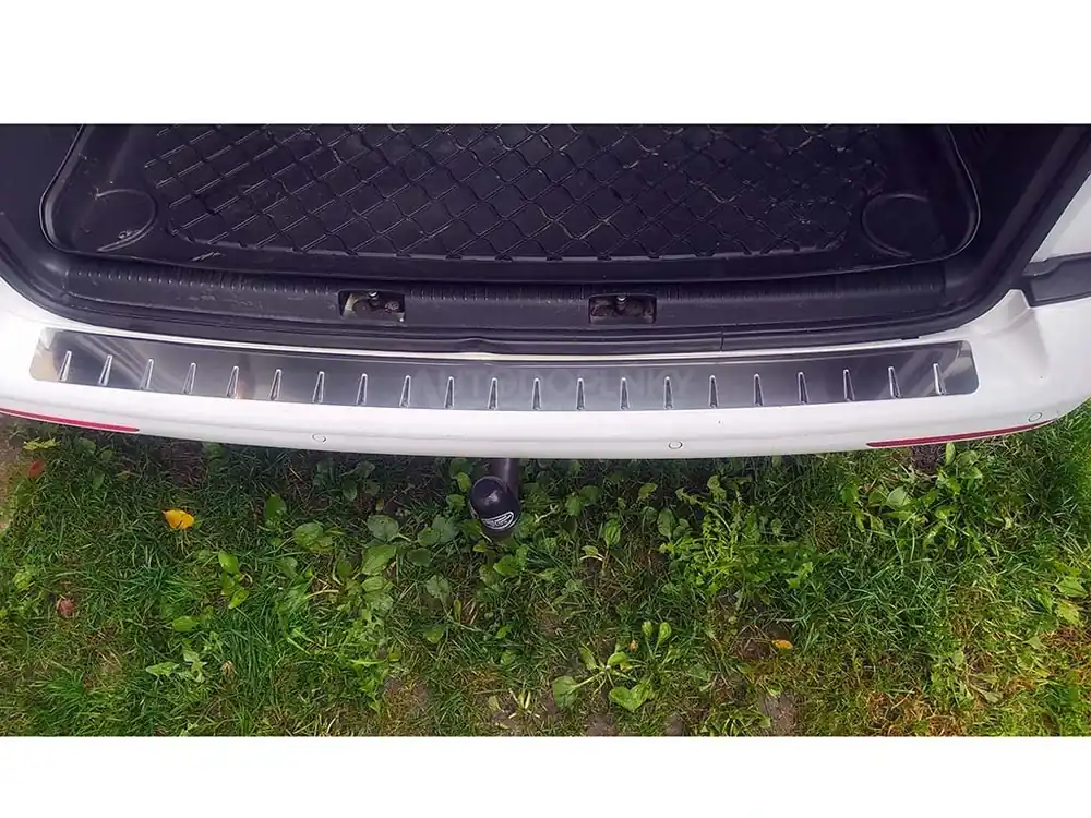 Bezpečná Platba Kryt prahu pátých dveří VW T6/T6.1 Caravelle 2015-2024 křídlové dv.