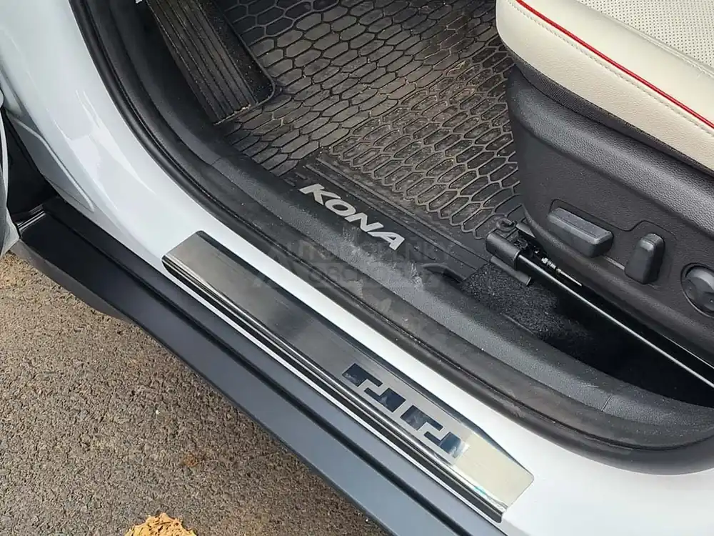 Prahové lišty Hyundai Kona II 2023-2026 • nerezové Nejlepší Volba