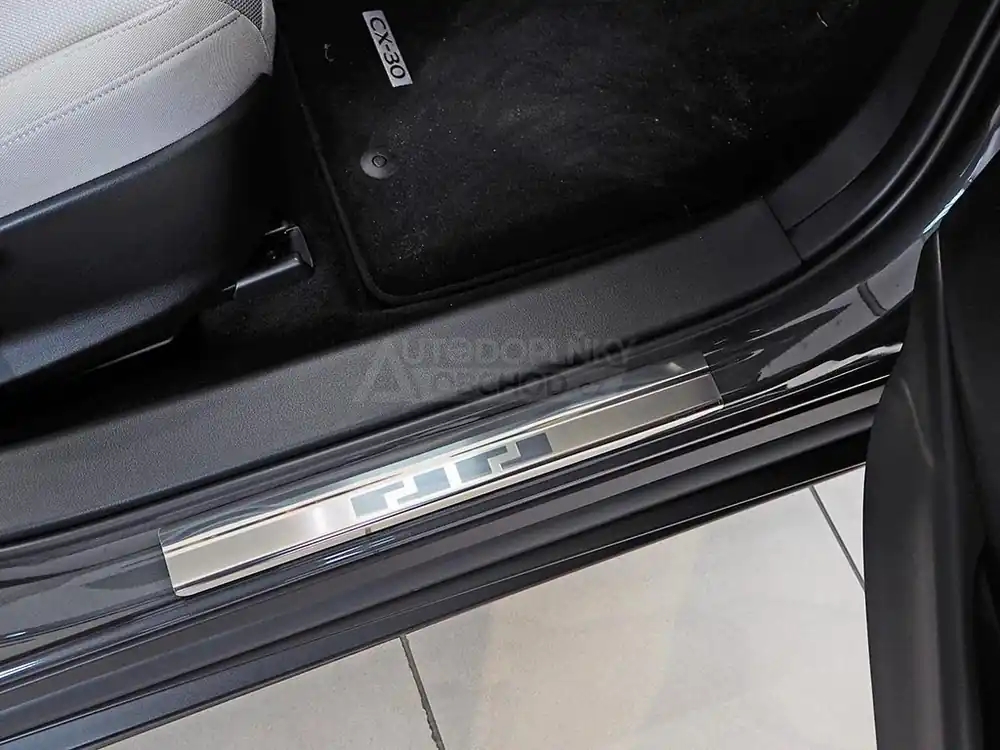 Jen Po Omezenou Doba Prahové lišty Mazda CX-30 2019-2026 • nerezové