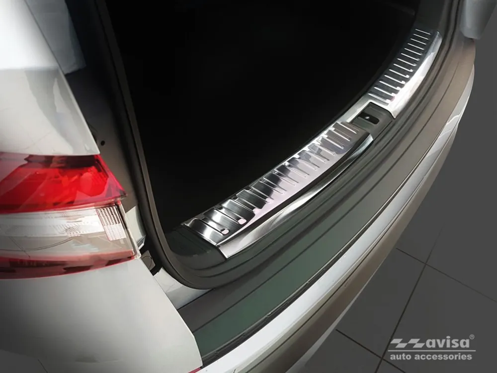 Škoda Kodiaq-Kryt vnitřní hrany kufru nerez AVISA - stříbrný Víkendová Akce