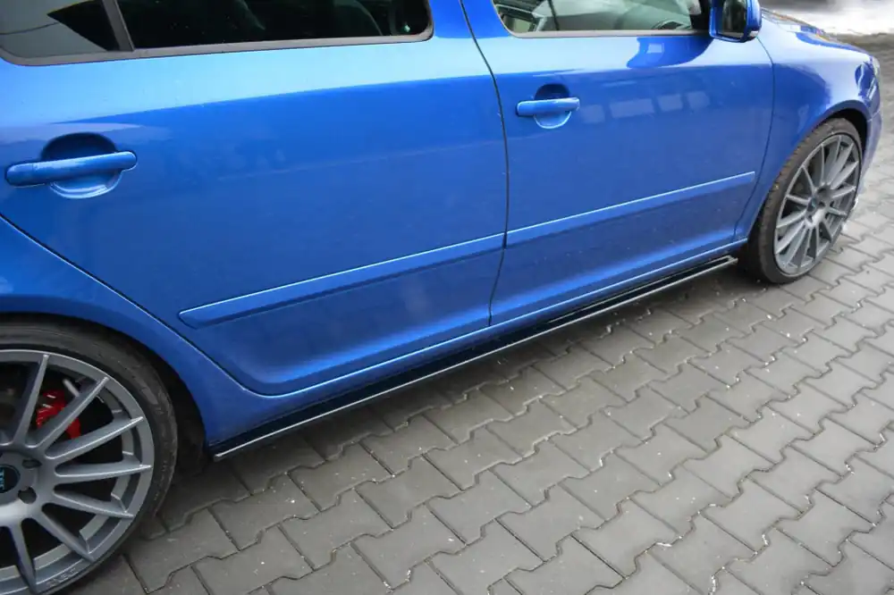 Škoda Octavia II RS-Boční prahové nástavce Mk2 (černý lesk) Maxton Levný