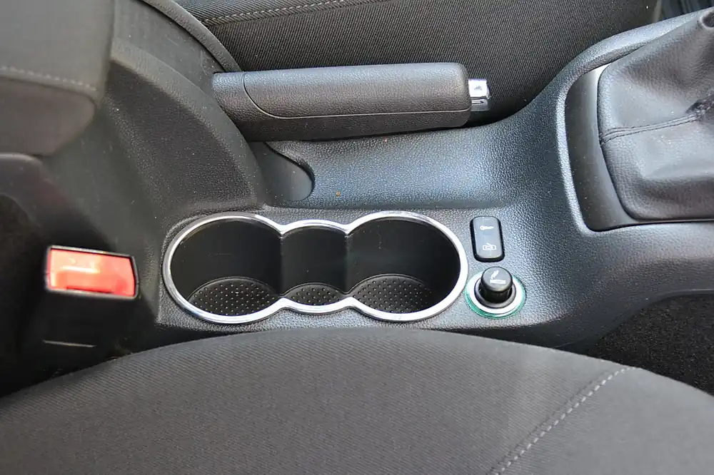 Expresní Doručení Škoda Octavia II, Yeti-Chromový rámeček nápojového boxu Omtec