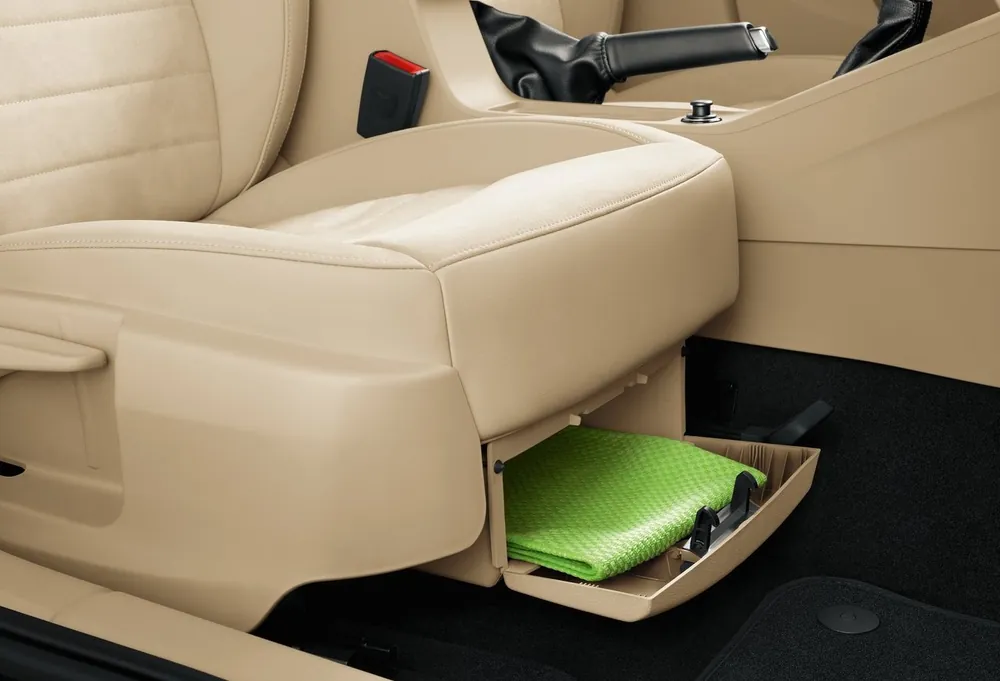 Škoda Octavia II-Odkládací schránka spolujezdec original - světlá Časově Omezené