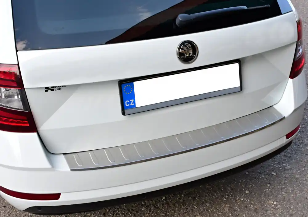 Akční Nabídka Škoda Octavia III RS combi-Kryt zadního nárazníku nerez OMTEC - broušený matný