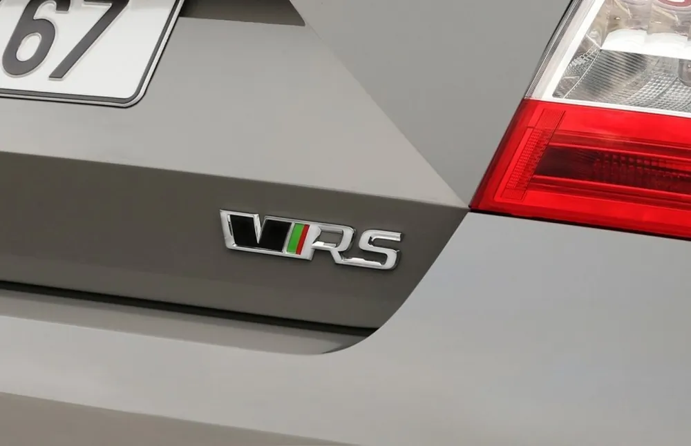 Škoda Octavia III RS-Zadní nápis RS 230 original Značkový