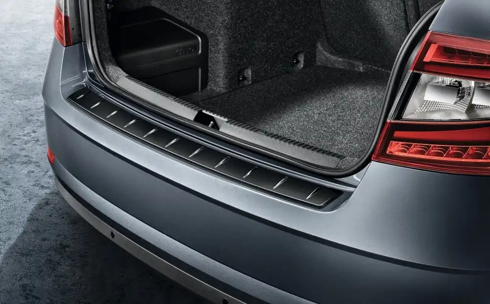 Vysoce Kvalitní Škoda Octavia III combi facelift-Kryt nárazníku original - černý