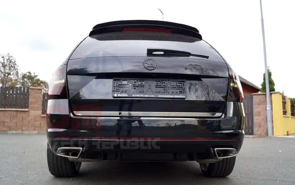 Škoda Octavia III combi-Spodní lišta pátých dveří nerez - chromová Sezónní Sleva