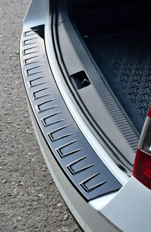 Omezená Nabídka Škoda Octavia III sedan-Kryt zadního nárazníku (design VV) glossy black