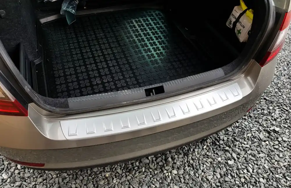 Škoda Octavia III sedan-Kryt zadního nárazníku (design VV) stříbrný Pouze Dnes