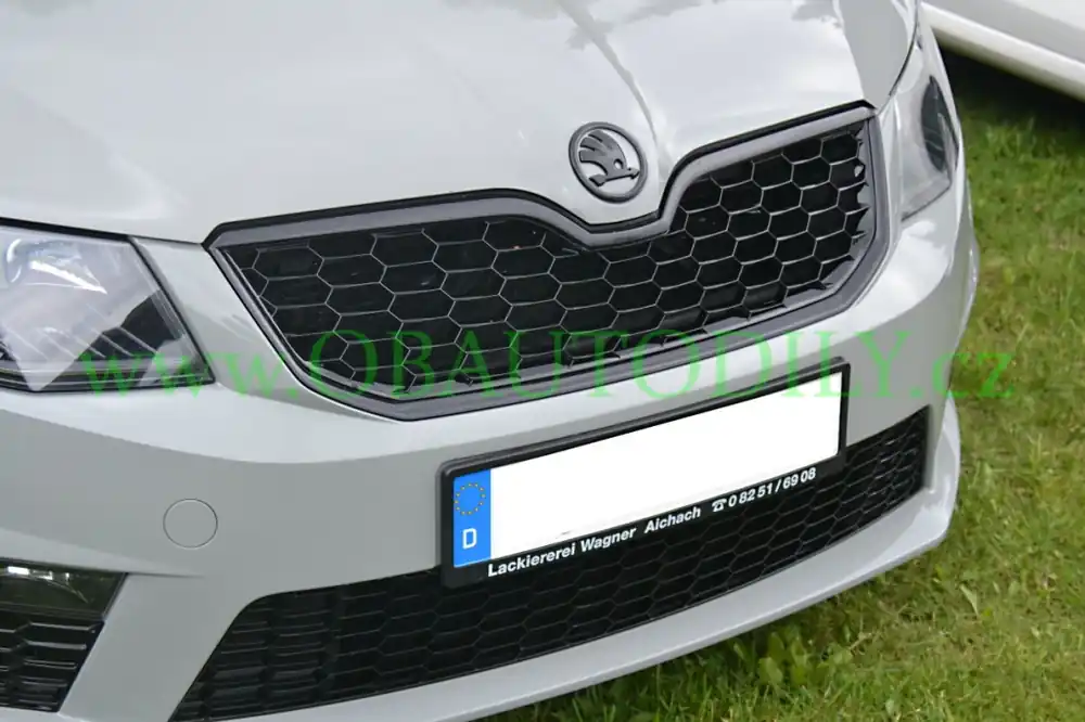 Autentický Škoda Octavia III-Přední maska chladiče Honeycomb styl RS
