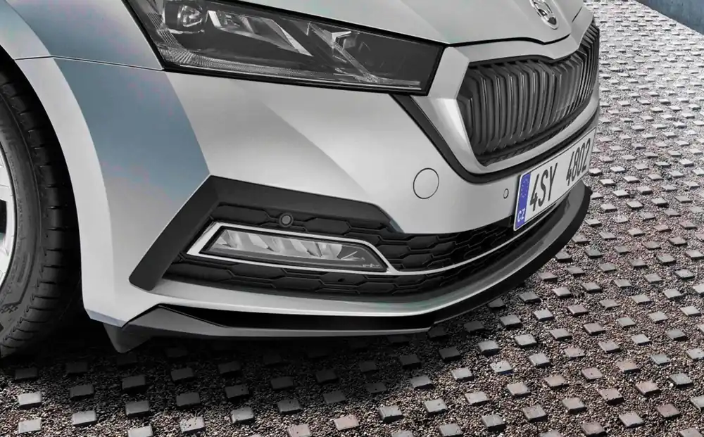 Nejprodávanější Škoda Octavia IV-Spoiler předního nárazníku original - černý