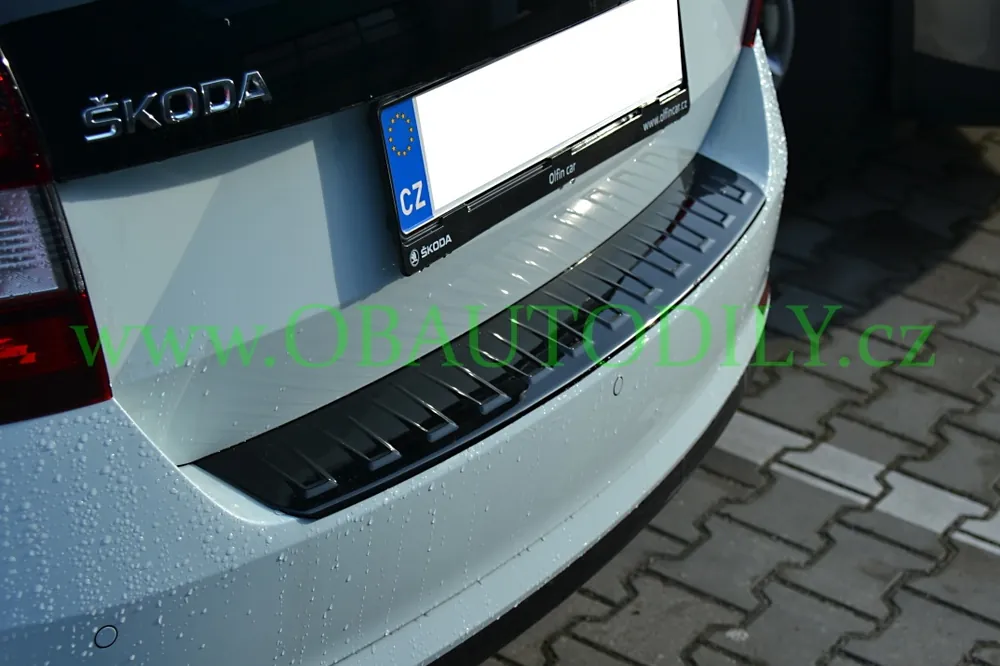 Přímo Od Výrobce Škoda Rapid Spaceback-Kryt zadního nárazníku (design VW) - glossy black