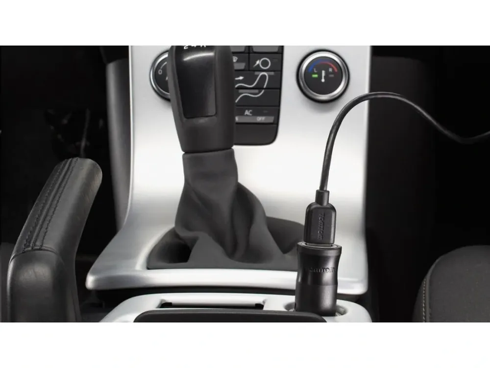Objednat Nyní TomTom nabíječka do auta + USB kabel ( vhodné i pro 7" navigace)